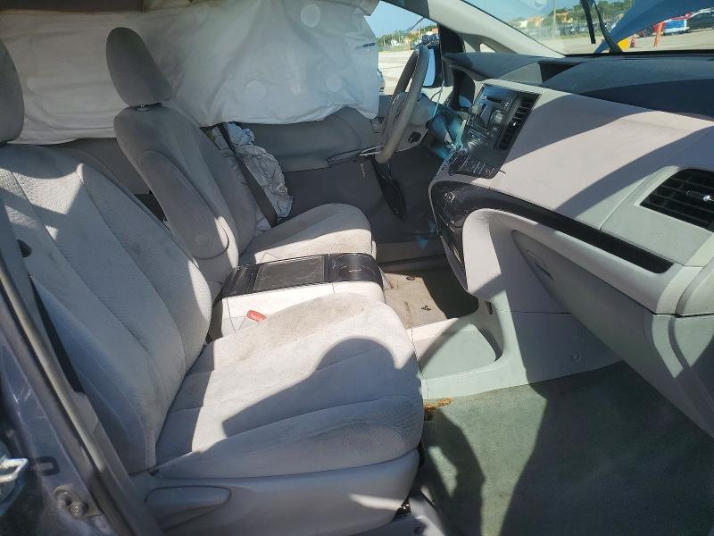 Photo 7 from auction – 2014 TOYOTA SIENNA with VIN 5TDKK3DC1ES479462