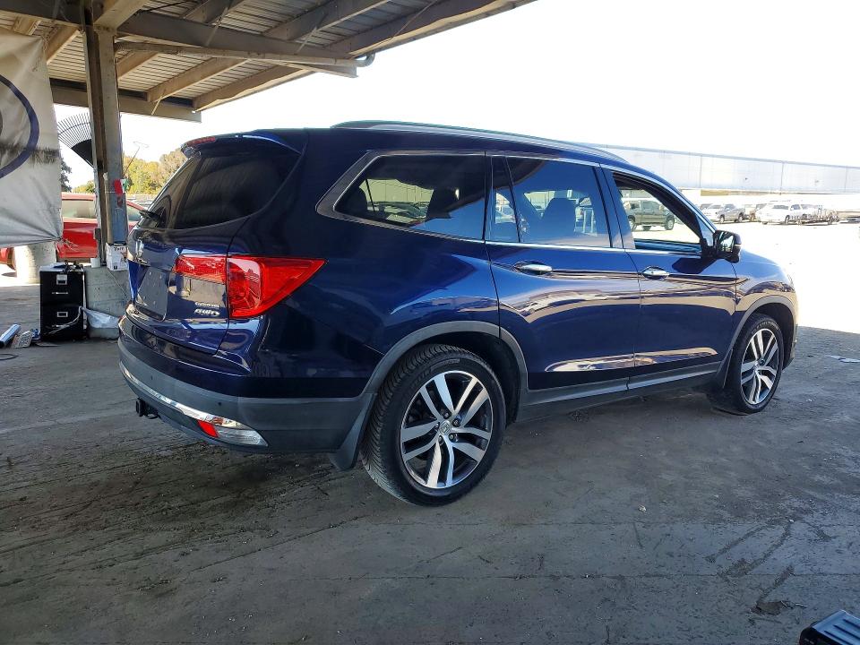 Photo 3 from auction – 2018 HONDA PILOT with VIN 5FNYF6H90JB062802