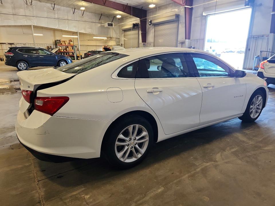 Photo 3 from auction – 2017 CHEVROLET MALIBU with VIN 1G1ZE5ST0HF290755