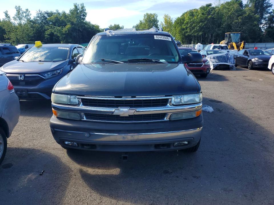 Photo 5 from auction – 2003 CHEVROLET SUBURBAN with VIN 3GNGK26G73G168542