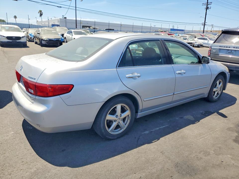 Photo 3 from auction – 2005 HONDA ACCORD with VIN 1HGCM56715A161575