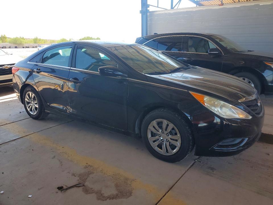 Photo 4 from auction – 2013 HYUNDAI SONATA with VIN 5NPEB4ACXDH573268