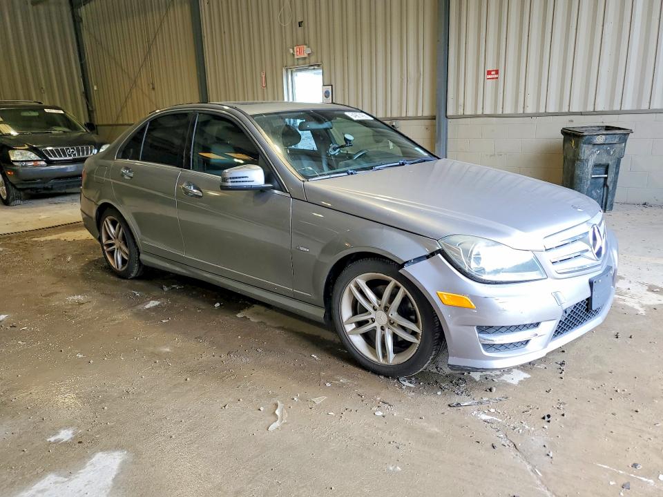 Photo 4 from auction – 2012 MERCEDES-BENZ C with VIN WDDGF4HB3CA631937