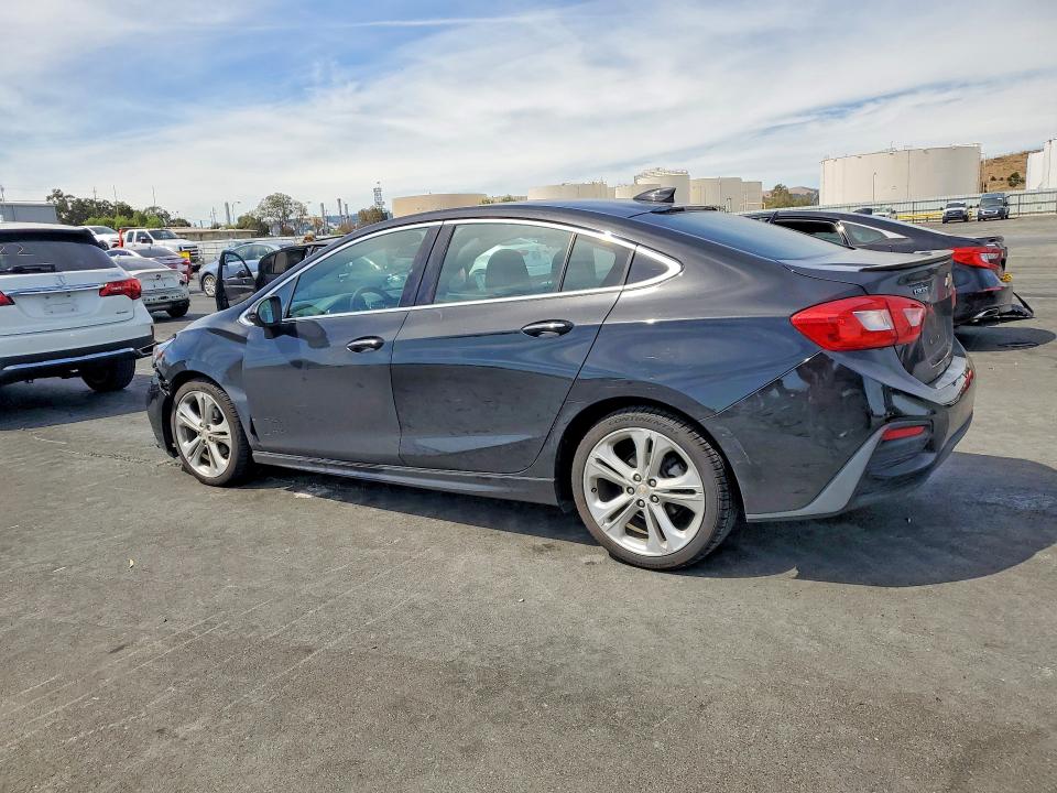 Photo 2 from auction – 2017 CHEVROLET CRUZE with VIN 1G1BF5SM3H7185922
