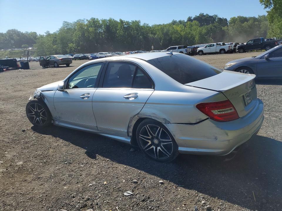 Photo 2 from auction – 2014 MERCEDES-BENZ C with VIN WDDGF4HB0ER320924