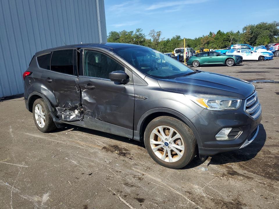 Photo 4 from auction – 2019 FORD ESCAPE with VIN 1FMCU9GD6KUA69359