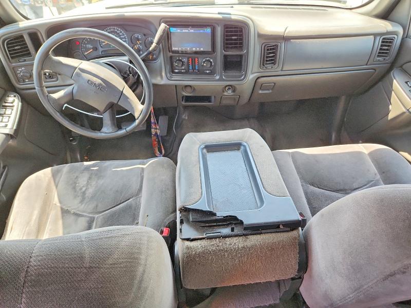 Photo 8 from auction – 2005 GMC NEW SIERRA with VIN 2GTEC13T451167224