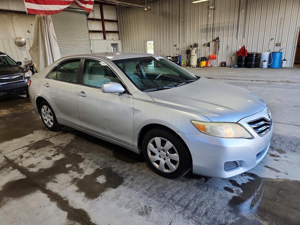 صورة رقم 4 من المزاد - 2011 TOYOTA CAMRY مع VIN 4T1BF3EK8BU134071