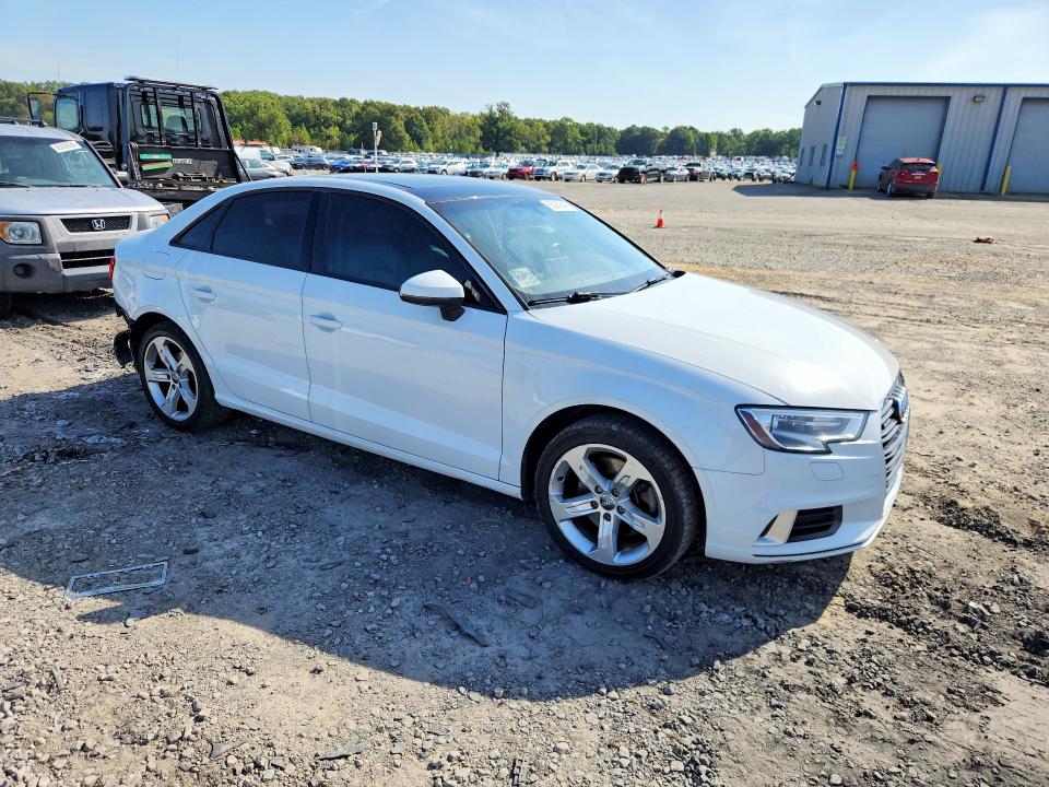 Photo 4 from auction – 2017 AUDI A3 with VIN WAUB8GFF5H1033293