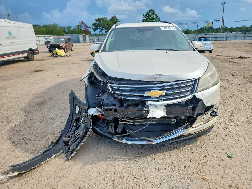 Photo 5 from auction – 2015 CHEVROLET TRAVERSE with VIN 1GNKVJKD0FJ296843