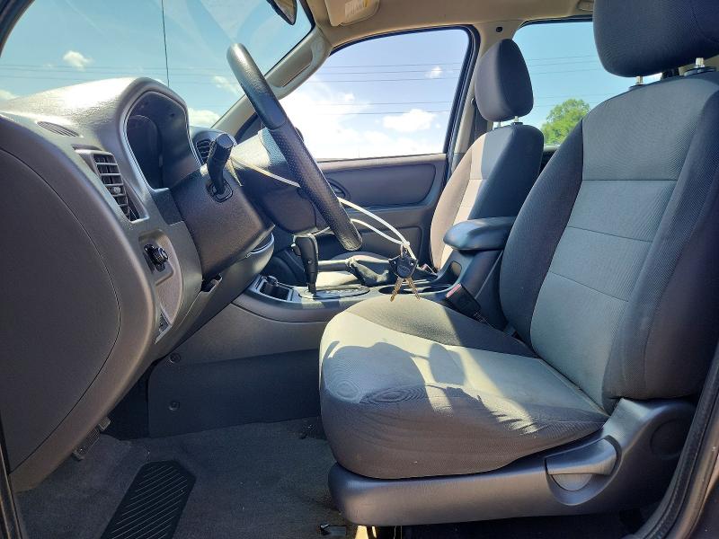 Photo 7 from auction – 2005 FORD ESCAPE with VIN 1FMYU92Z75KC44498