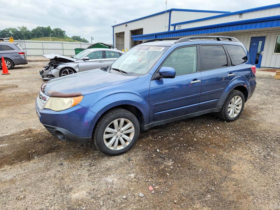 SUBARU FORESTER 2011 with VIN JF2SHBDC1BH725968 - Photo from auction