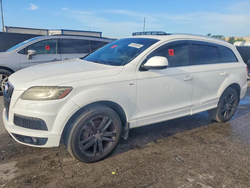 AUDI Q7 2011 with VIN WA1WMAFE2BD003561 - Photo from auction