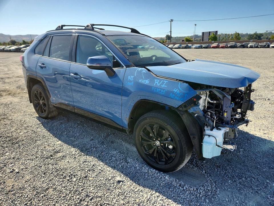 Photo 4 from auction – 2022 TOYOTA RAV4 with VIN 4T3T6RFV7NU074568