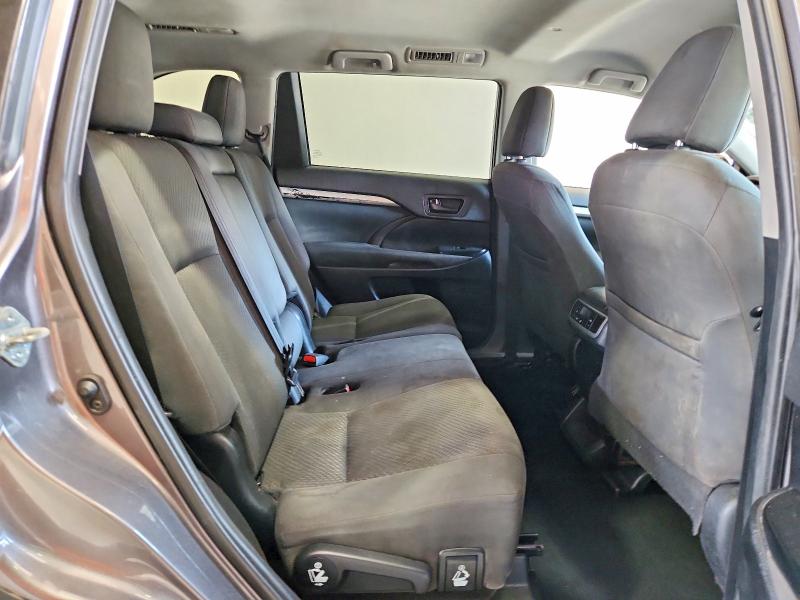 Photo 11 from auction – 2019 TOYOTA HIGHLANDER with VIN 5TDBZRFH1KS735795