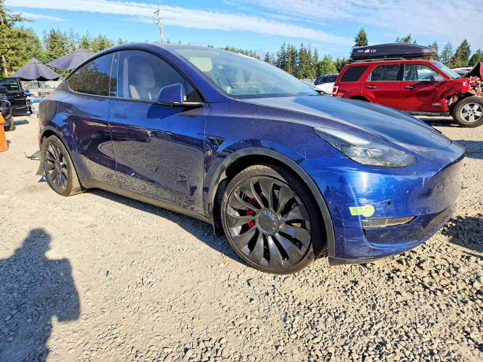 Photo 4 from auction – 2022 TESLA MODEL Y with VIN 7SAYGDEF2NF381557