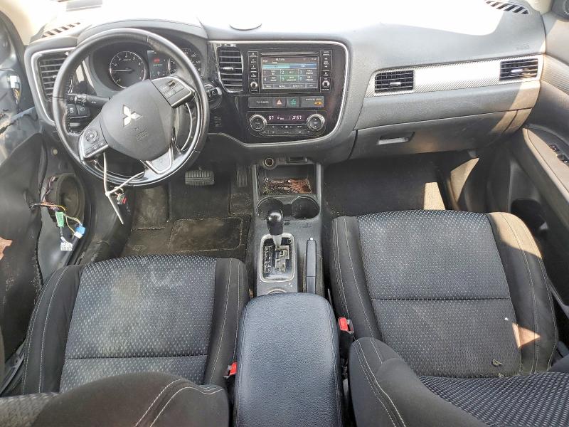Photo 8 from auction – 2016 MITSUBISHI OUTLANDER with VIN JA4AZ3A31GZ020701