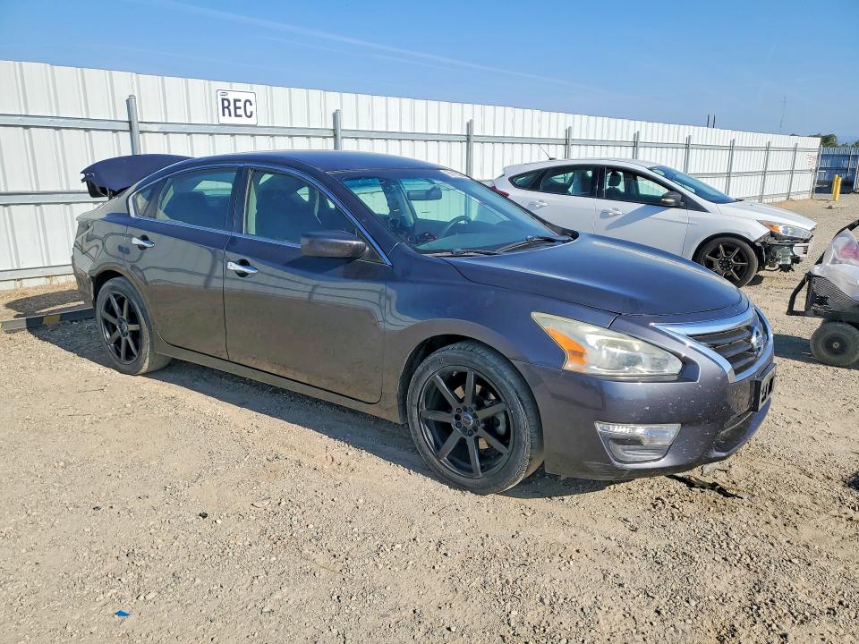 Photo 4 from auction – 2013 NISSAN ALTIMA with VIN 1N4AL3AP5DC906311
