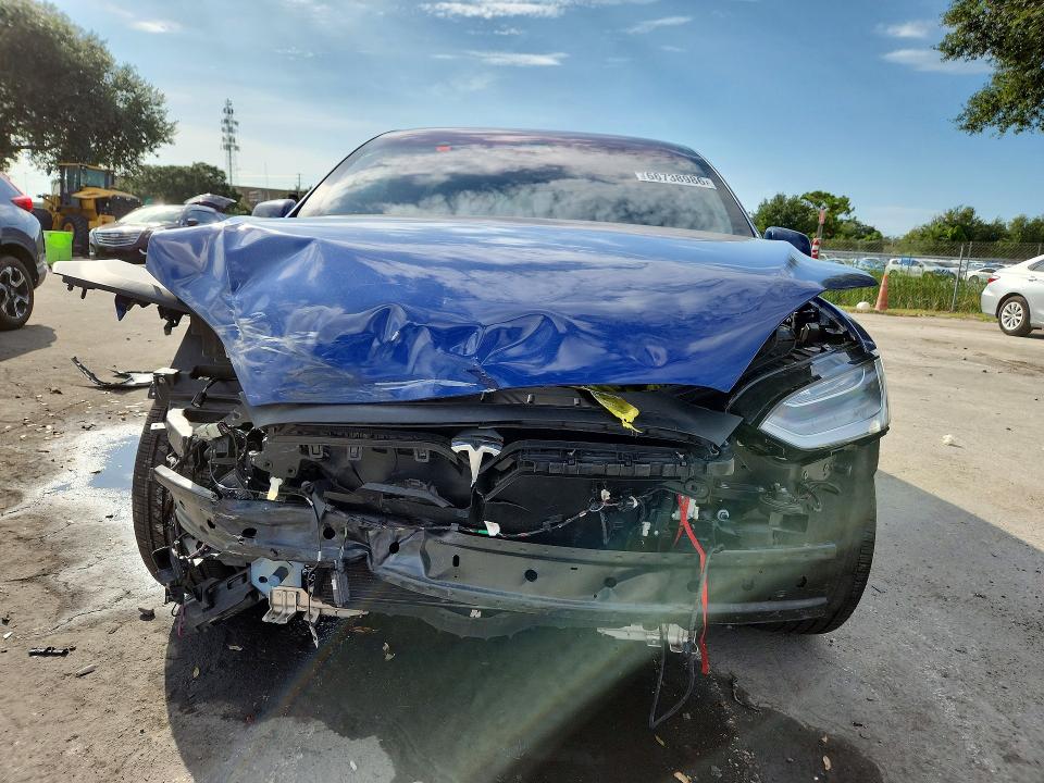 Photo 5 from auction – 2020 TESLA MODEL X with VIN 5YJXCBE22LF236229