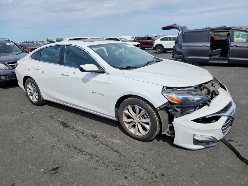 Photo 4 from auction – 2021 CHEVROLET MALIBU with VIN 1G1ZD5ST1MF071378