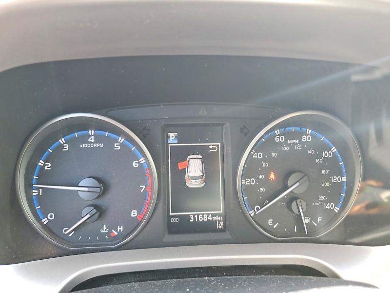 Photo 9 from auction – 2018 TOYOTA RAV4 with VIN JTMBFREV7JJ196451