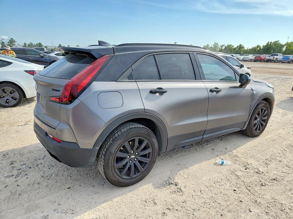 Zdjęcie 3 z aukcji – 2023 CADILLAC XT4 z VIN 1GYAZAR46PF136348
