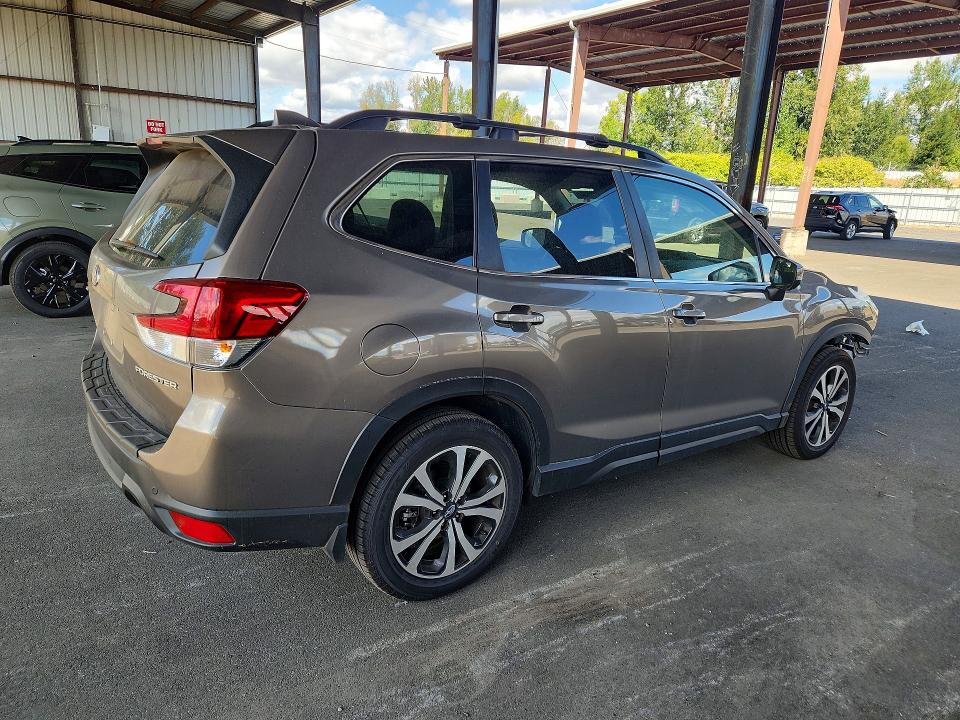 Photo 3 from auction – 2021 SUBARU FORESTER with VIN JF2SKAUC1MH510959