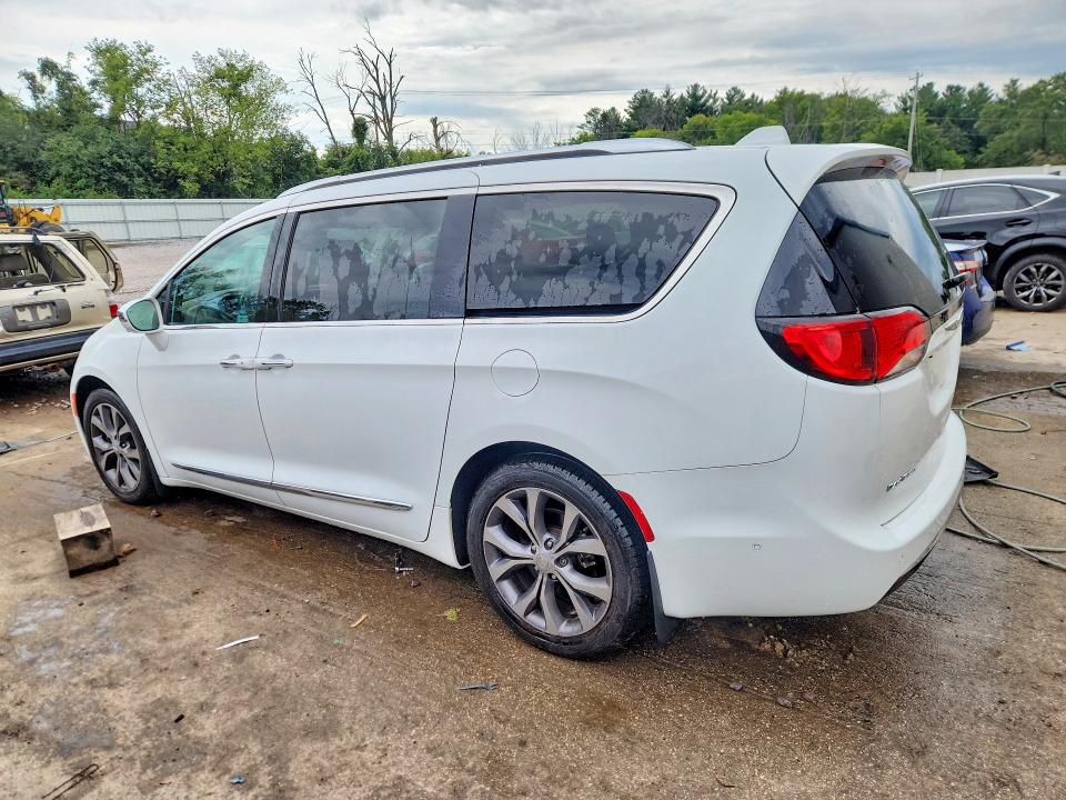 Photo 2 from auction – 2017 CHRYSLER PACIFICA with VIN 2C4RC1GG5HR564798