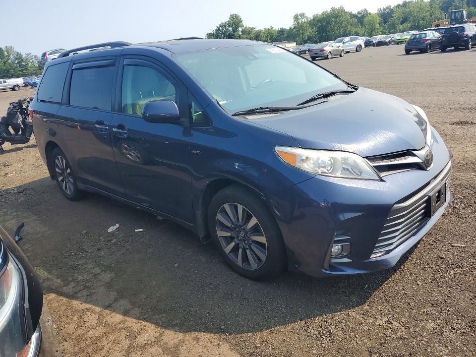 Фото 4 с аукциона – 2018 TOYOTA SIENNA с VIN 5TDDZ3DC2JS197779