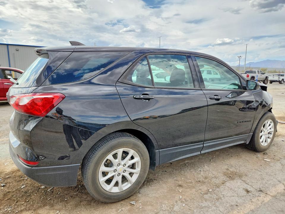 Photo 3 from auction – 2019 CHEVROLET EQUINOX with VIN 2GNAXHEVXK6111546