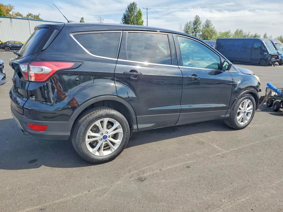 Фото 3 с аукциона – 2017 FORD ESCAPE с VIN 1FMCU9GD8HUC77817