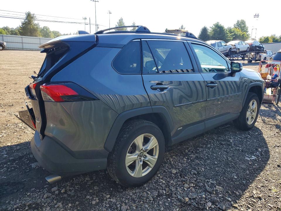 Photo 3 from auction – 2021 TOYOTA RAV4 with VIN 4T3M6RFV0MU013761