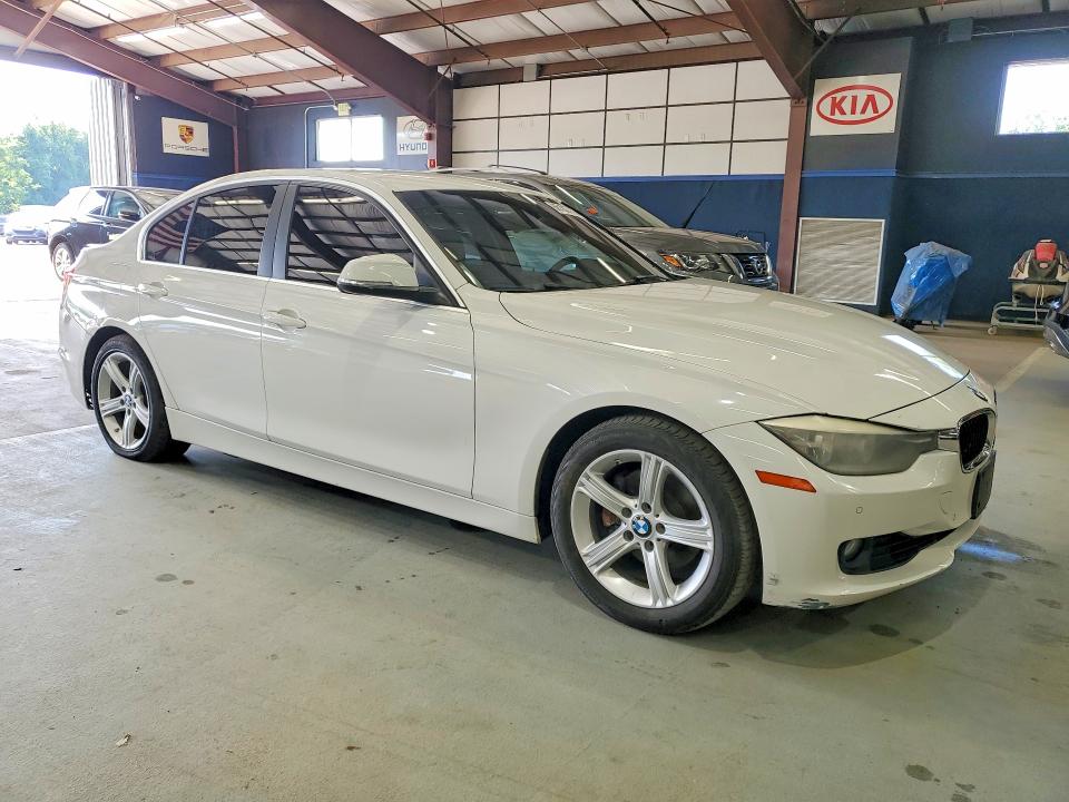 Photo 4 from auction – 2015 BMW 328 with VIN WBA3A5C51FF608949