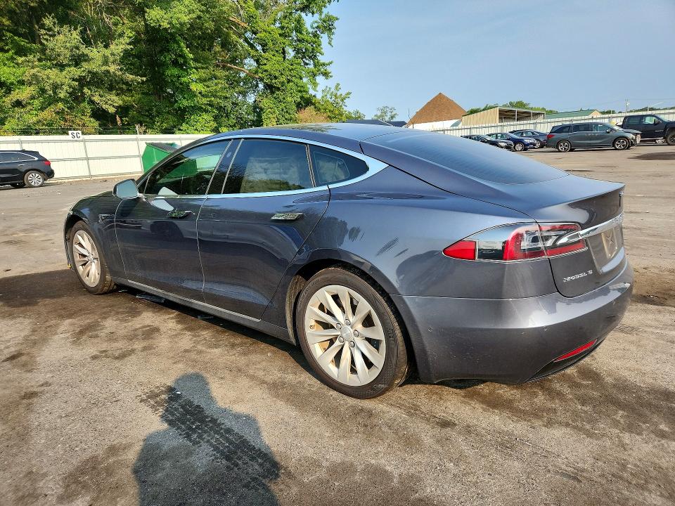 Photo 2 from auction – 2017 TESLA MODEL S with VIN 5YJSA1E15HF200057