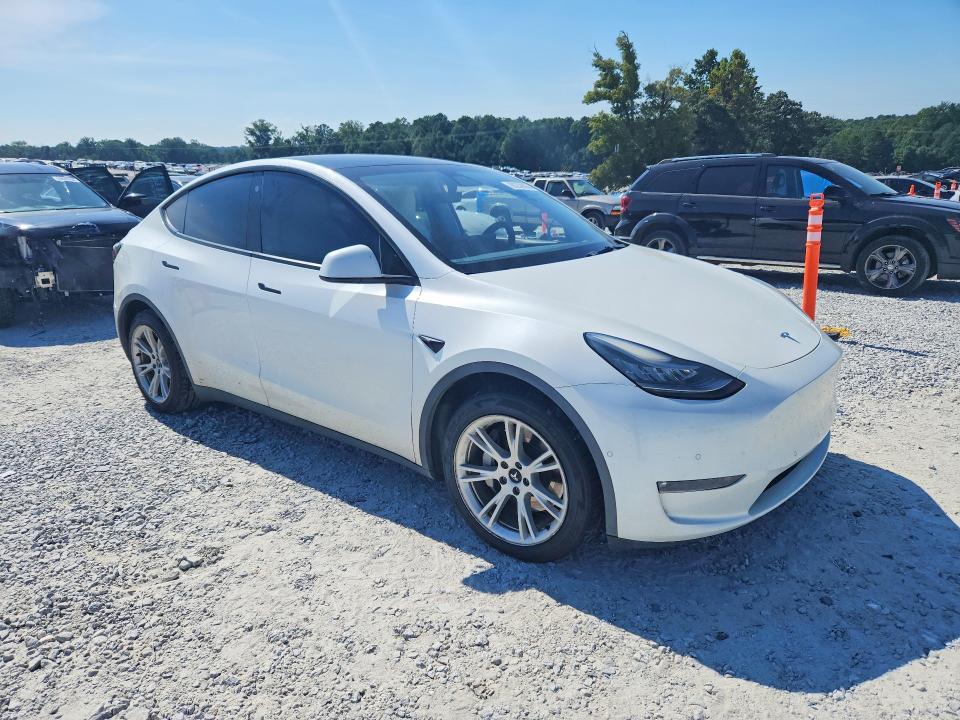 Photo 4 from auction – 2021 TESLA MODEL Y with VIN 5YJYGDEE2MF192992