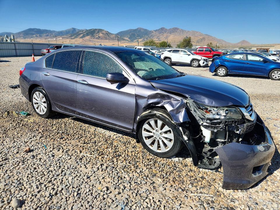 Photo 4 from auction – 2015 HONDA ACCORD with VIN 1HGCR3F84FA032701