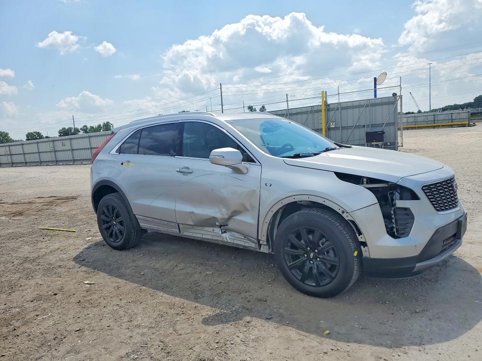 Photo 4 from auction – 2022 CADILLAC XT4 with VIN 1GYFZDR47NF131874