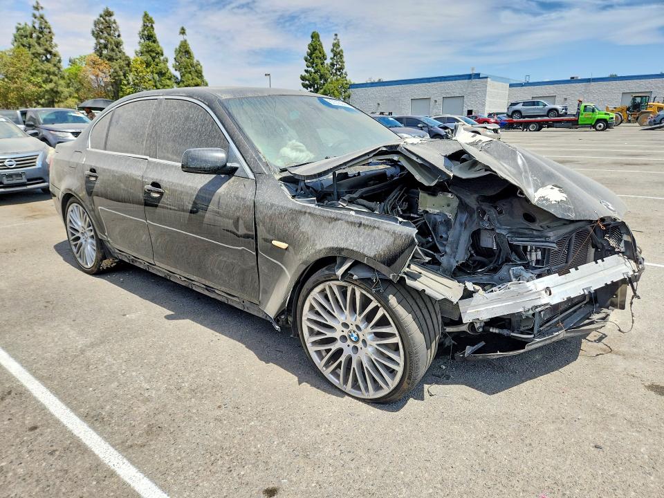 صورة رقم 4 من المزاد - 2006 BMW 530 مع VIN WBANE73526CM33380