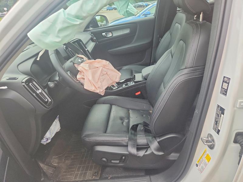 Photo 7 from auction – 2026 VOLVO XC40 with VIN YV4L12UCXT2671384