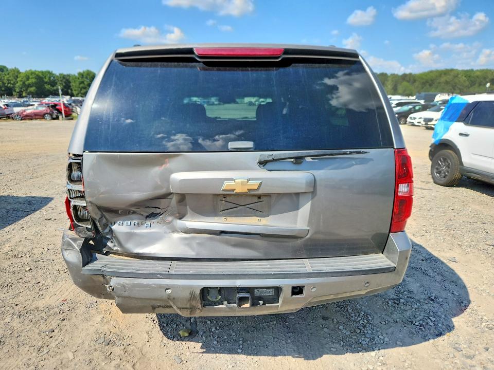 Photo 6 from auction – 2007 CHEVROLET SUBURBAN with VIN 1GNFC16J17J178180
