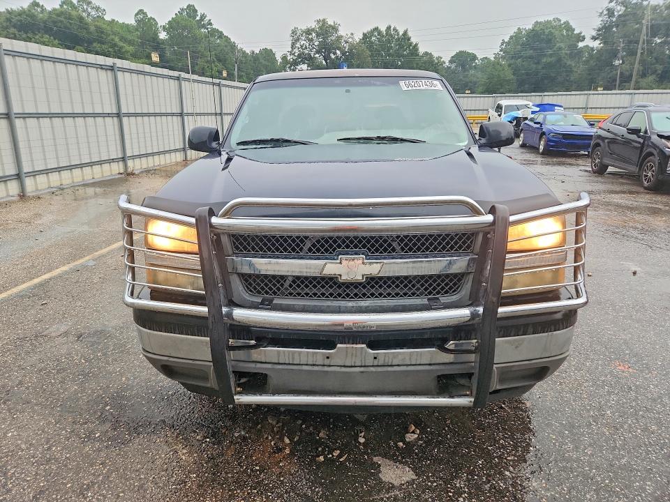 Photo 5 from auction – 2005 CHEVROLET SILVERADO with VIN 1GCEK19V25E123622