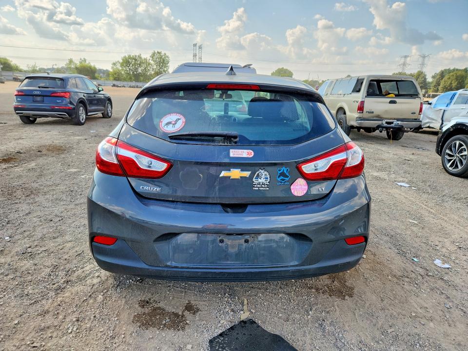 Photo 6 from auction – 2018 CHEVROLET CRUZE with VIN 3G1BE6SM2JS613379