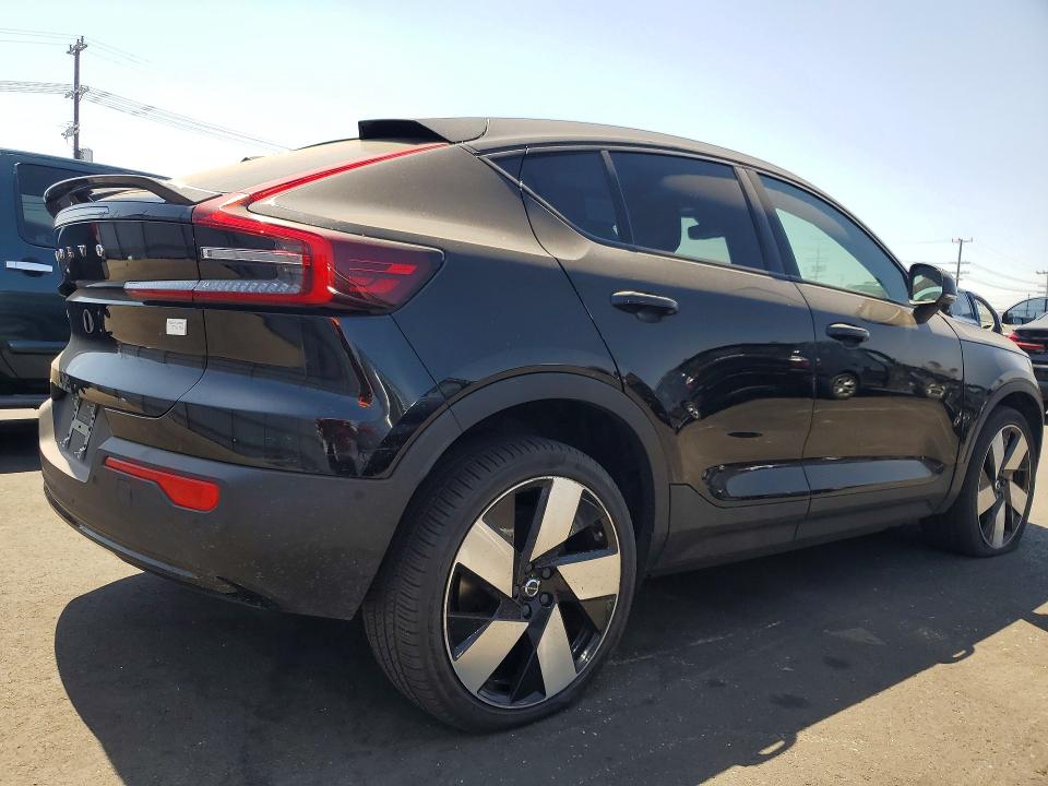 Photo 3 from auction – 2023 VOLVO C40 with VIN YV4ED3GM9P2049763