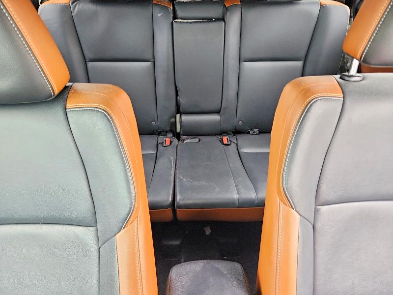 Photo 10 from auction – 2017 TOYOTA RAV4 with VIN JTMJFREV9HD206269