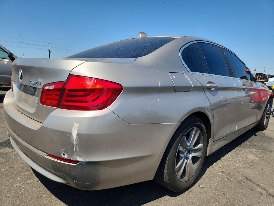 Photo 3 from auction – 2012 BMW 528 with VIN WBAXG5C55CDW85458