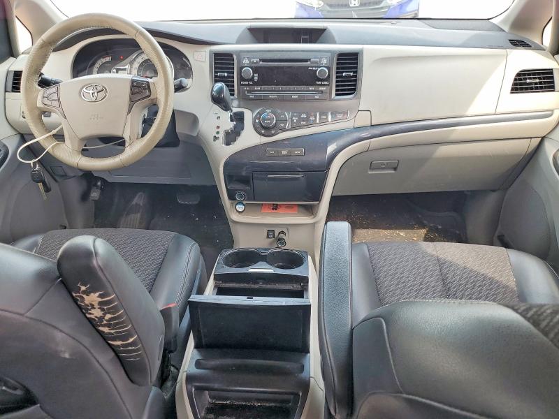 Photo 8 from auction – 2011 TOYOTA SIENNA with VIN 5TDXK3DC6BS049895