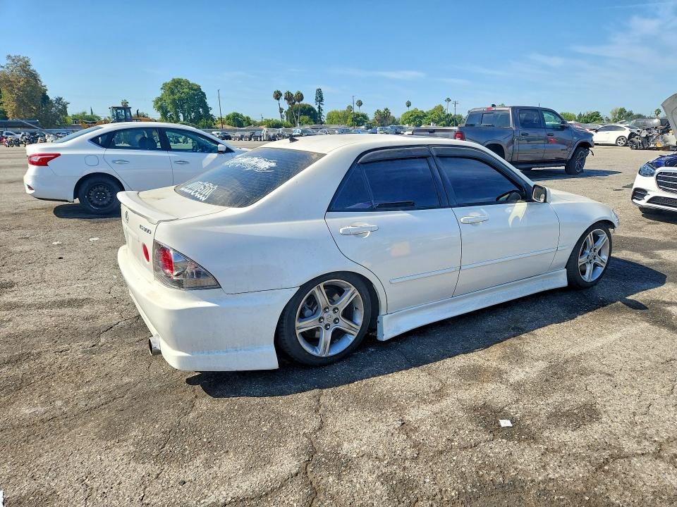 صورة رقم 3 من المزاد - 2002 LEXUS IS 300 مع VIN JTHBD192620063502