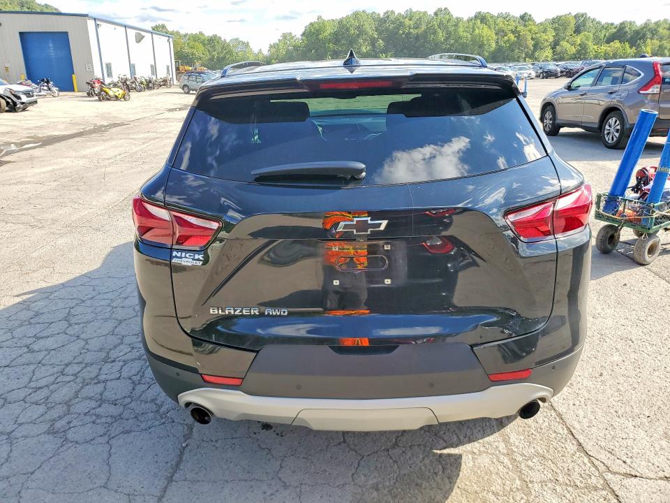 Photo 6 from auction – 2019 CHEVROLET BLAZER with VIN 3GNKBGRS6KS694776