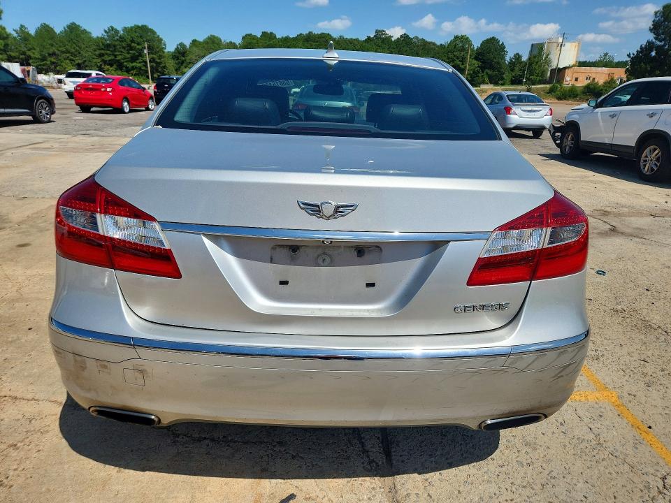 Photo 6 from auction – 2012 HYUNDAI GENESIS with VIN KMHGC4DD0CU196444