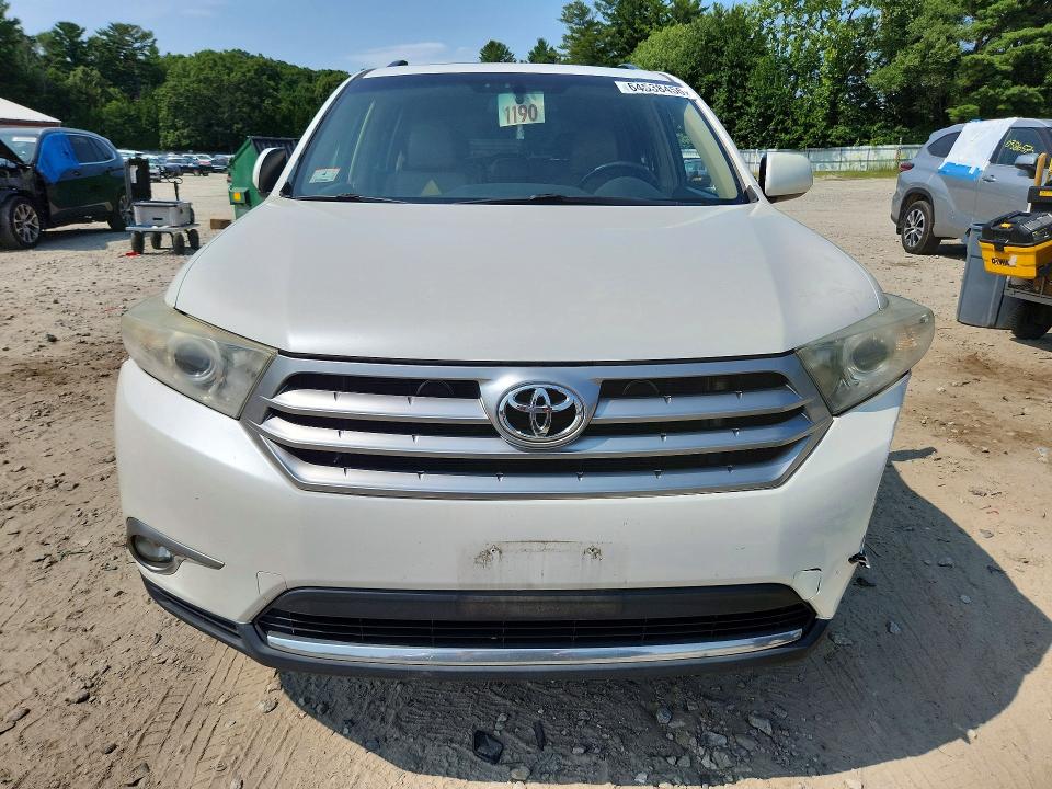 Photo 5 from auction – 2013 TOYOTA HIGHLANDER with VIN 5TDBK3EH0DS186385